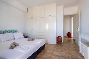 Parikia Cove Mansion