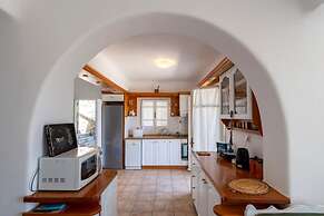 Parikia Cove Mansion