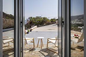 Parikia s Sunlight 2bedroom House