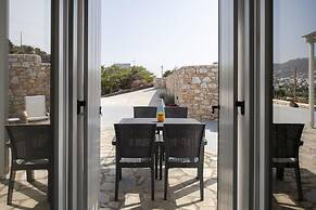 Parikia s Sunlight 2bedroom House