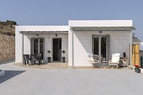Parikia s Sunlight 2bedroom House