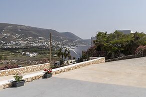 Parikia s Sunlight 2bedroom House