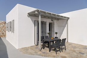 Parikia s Sunlight 2bedroom House