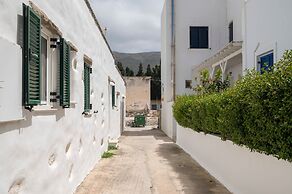 Parikia s Urban Oasis