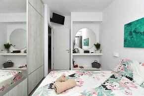 Parikia s Seaside House