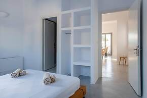 Parikia s Crossroad 3 Bedroom House