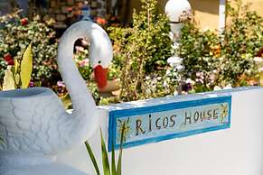 Ricos Two Bedroom House - Naoussa Paros