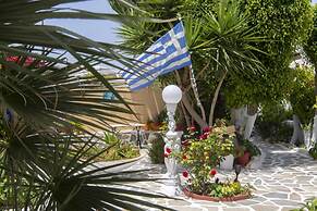 Ricos Two Bedroom House - Naoussa Paros