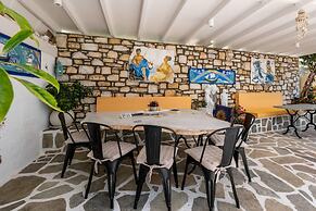 Ricos Two Bedroom House - Naoussa Paros