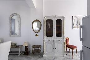 Ricos Two Bedroom House - Naoussa Paros