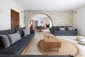 Sun and Salt 3bedroom House