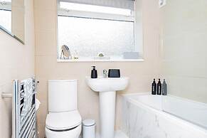 Cosy Birmingham House With 3 Bedrooms