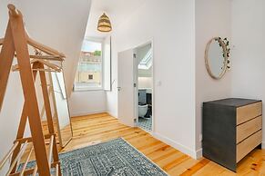 Riverside View 2-Bed For Remote Workers & Digital Nomads