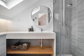 Riverside View 2-Bed For Remote Workers & Digital Nomads