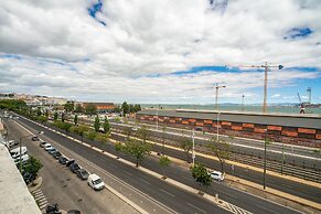 Riverside View 2-Bed For Remote Workers & Digital Nomads