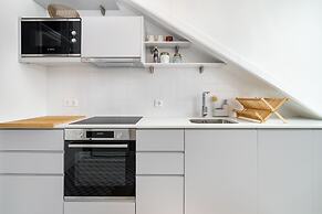 Riverside View 2-Bed For Remote Workers & Digital Nomads