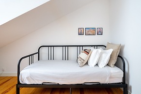 Riverside View 2-Bed For Remote Workers & Digital Nomads