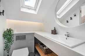 Riverside View 2-Bed For Remote Workers & Digital Nomads