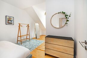 Riverside View 2-Bed For Remote Workers & Digital Nomads