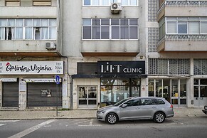 Central City Serenity: Entrecampos Terrace Haven