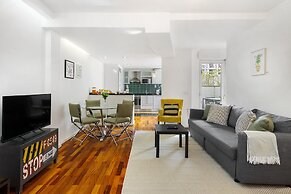 Central City Serenity: Entrecampos Terrace Haven