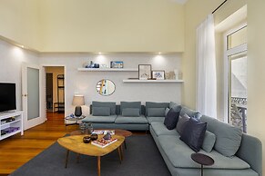 Luxury Lisbon Penthouse: Designer Decor & Epic Views