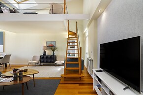 Luxury Lisbon Penthouse: Designer Decor & Epic Views