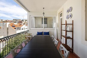Luxury Lisbon Penthouse: Designer Decor & Epic Views