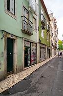 Central Minimalist 1-Bed Great To Explore Lisbon