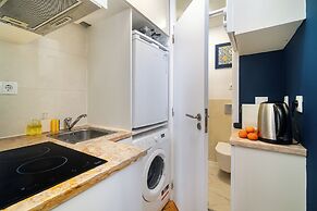 Central Minimalist 1-Bed Great To Explore Lisbon