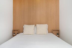 Central Minimalist 1-Bed Great To Explore Lisbon