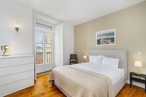 Central 1-Bed W/ River Views Great For D Nomads & R Workers