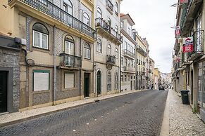 Central 1-Bed W/ River Views Great For D Nomads & R Workers