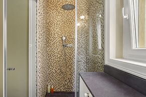 Central 1-Bed W/ River Views Great For D Nomads & R Workers