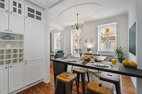 Central 1-Bed W/ River Views Great For D Nomads & R Workers