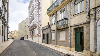 Central 1-Bed W/ River Views Great For D Nomads & R Workers