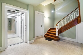 Urban Elegance: A Modern Haven In Lisbon'S Heart