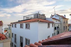 Beco Patacas Perfect Location To Explore Lisbon