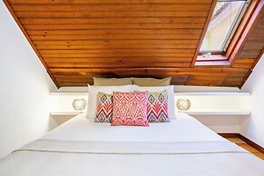 Beco Patacas Perfect Location To Explore Lisbon