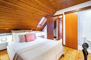 Beco Patacas Perfect Location To Explore Lisbon