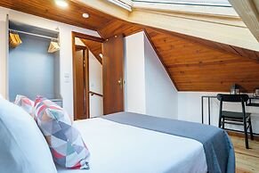 Beco Patacas Perfect Location To Explore Lisbon