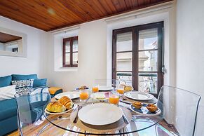 Beco Patacas Perfect Location To Explore Lisbon