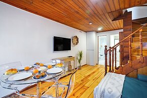 Beco Patacas Perfect Location To Explore Lisbon