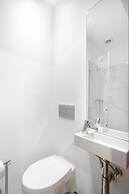 Beco Patacas Perfect Location To Explore Lisbon