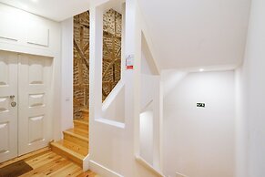 Intendente Modern 1-Bed W/ Lift & Ac In Top Notch Location