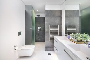 The Boulevard Prime Location & Timeless Luxury