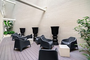 The Boulevard Prime Location W/ Ac & Elevator