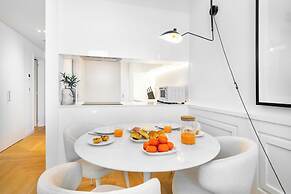 The Boulevard Prime Location W/ Ac & Elevator