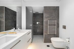 The Boulevard Prime Location W/ Ac & Elevator