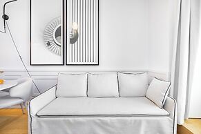 The Boulevard Prime Location W/ Ac & Elevator